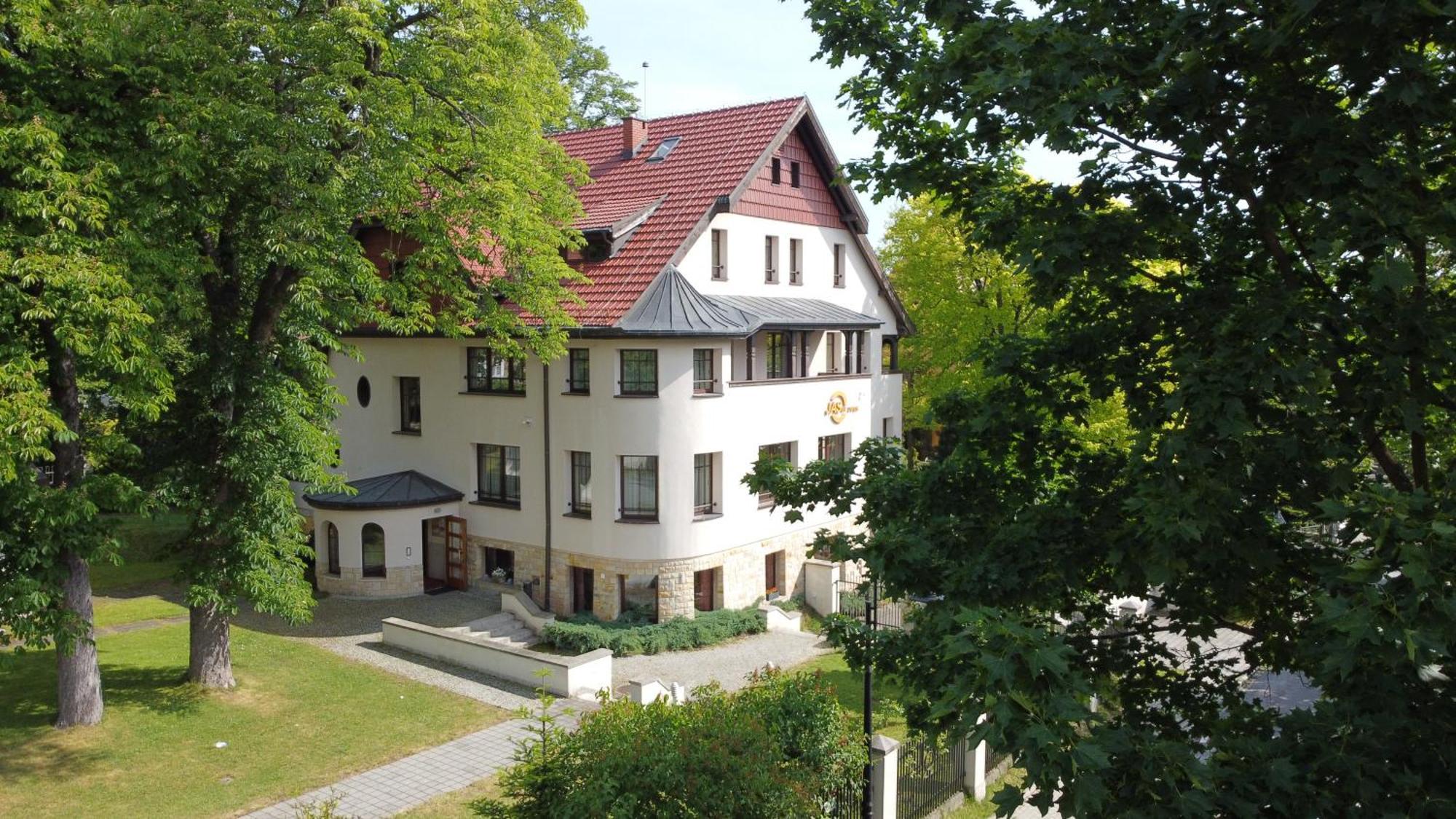 Jasny Dwor Hotel Polanica-Zdrój Exterior foto
